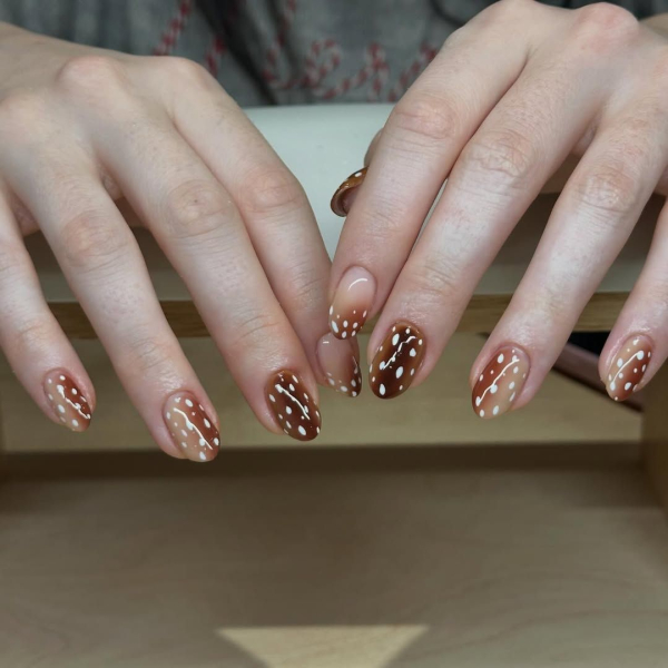 Deer print nails